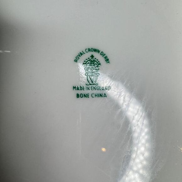 Royal Crown Derby Bone China "Derby Posies" 8" Salad Dessert Plate England Gold - Picture 2 of 5